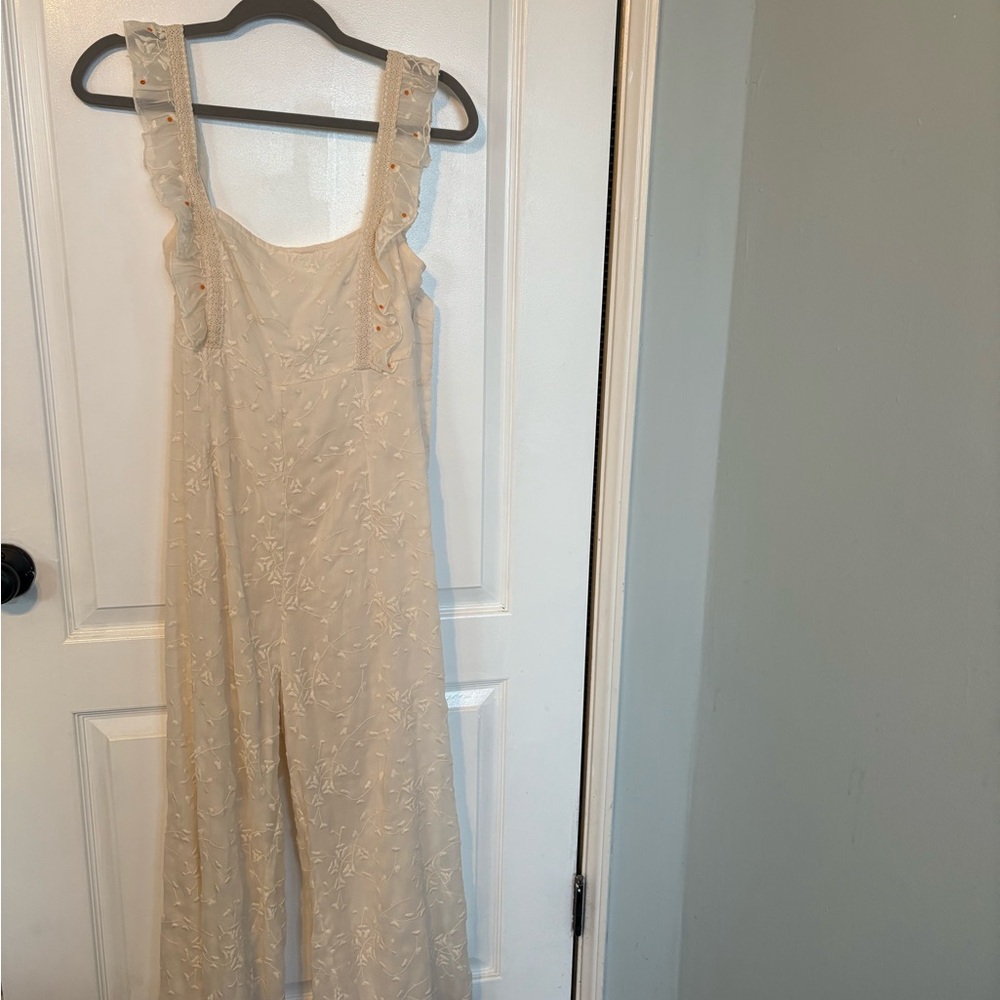 NWOT eesgee cream tie back jumpsuit